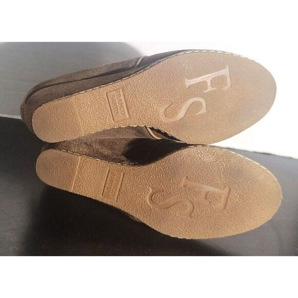 NWOT - Franco Sarto Suede Wedges - Size 6 - Picture 10 of 14